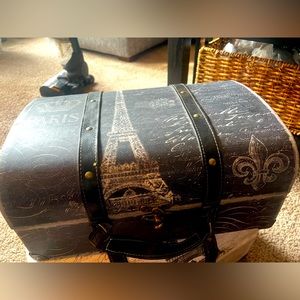 Two decor Paris theme suitcases
